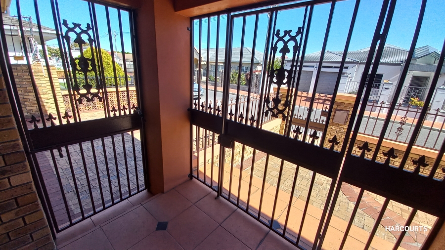 To Let 4 Bedroom Property for Rent in Gatesville Western Cape